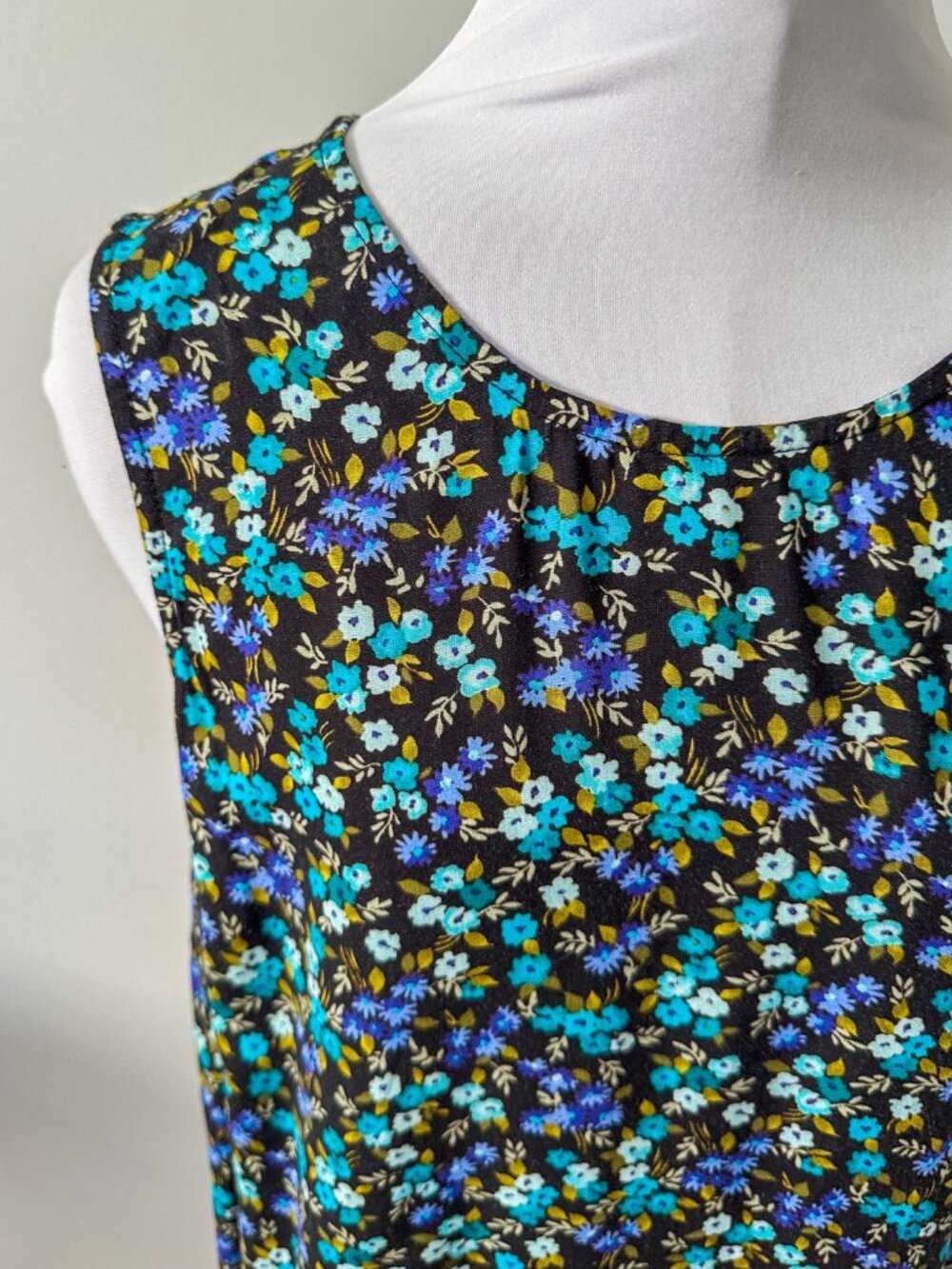 Vintage 90's Maxi Floral Dress - Picture 3 of 9